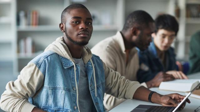 Dilema Mahasiswa Bekerja Sambil Kuliah