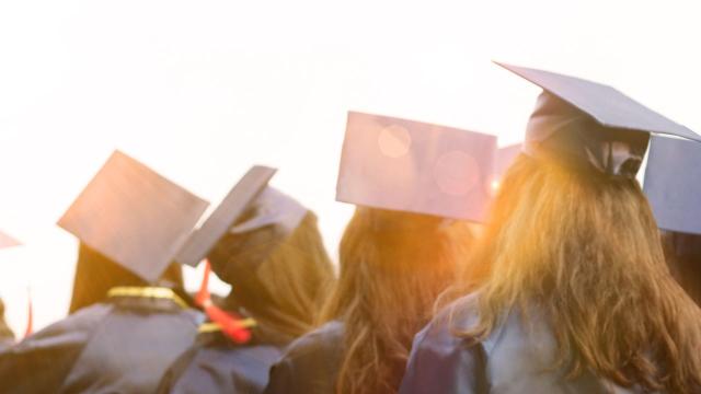 Manajemen Waktu Mahasiswa Antara Kuliah Dan Aktivitas Nonakademik