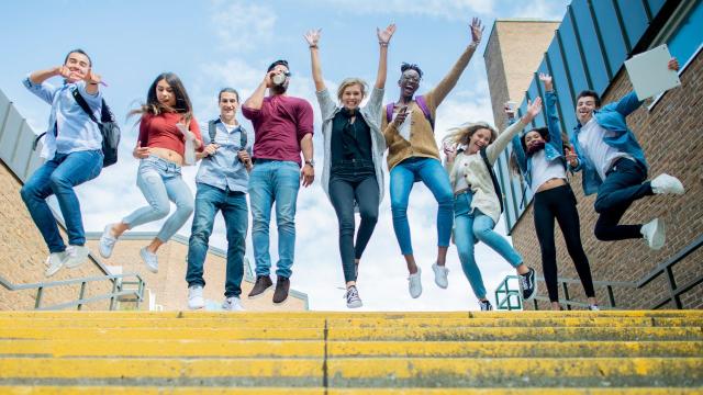 Gambar Artikel Tantangan Mahasiswa Baru Dalam Beradaptasi Di Dunia Kampus