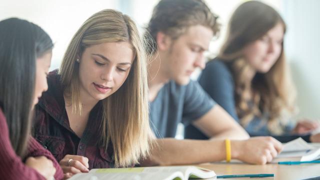 Gambar Artikel Mahasiswa Dan Proses Membangun Kemandirian Finansial Sejak Bangku Kuliah