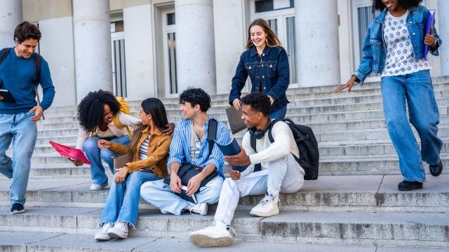 Gambar Artikel Kontribusi Mahasiswa Dalam Meningkatkan Kualitas Pendidikan Tinggi Di Indonesia