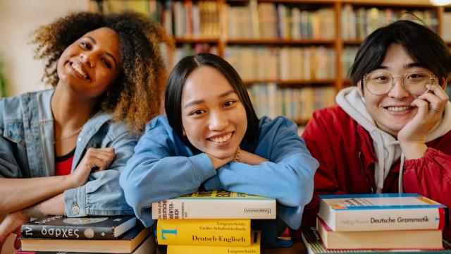 Gambar Artikel Mewujudkan Mahasiswa Tangguh Melalui Pendidikan Holistik Di Perguruan Tinggi