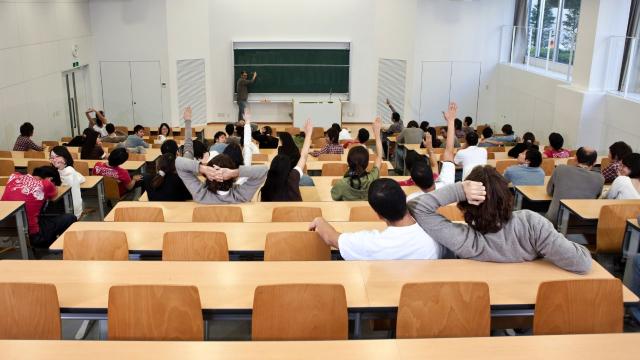 Membentuk Mahasiswa Berkarakter Kuat Melalui Kehidupan Akademik Dan Organisasi Kampus