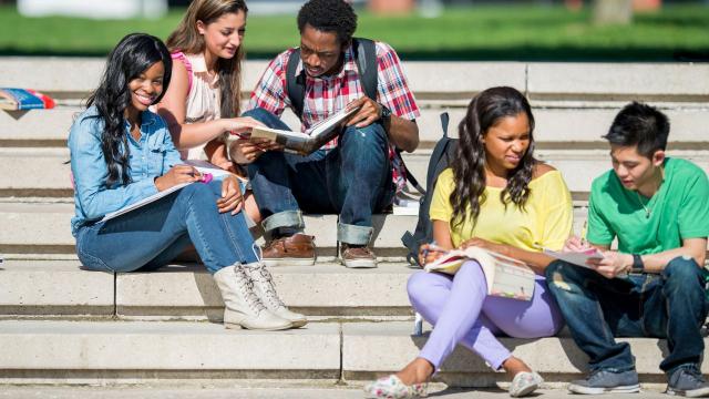 Peran Kampus Dalam Mewujudkan Mahasiswa Sehat, Berkarakter, Dan Berdaya Saing