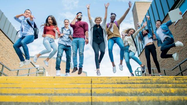 Gambar Artikel Peran Universitas Dalam Menciptakan Mahasiswa Yang Berdaya Saing Dan Beretika