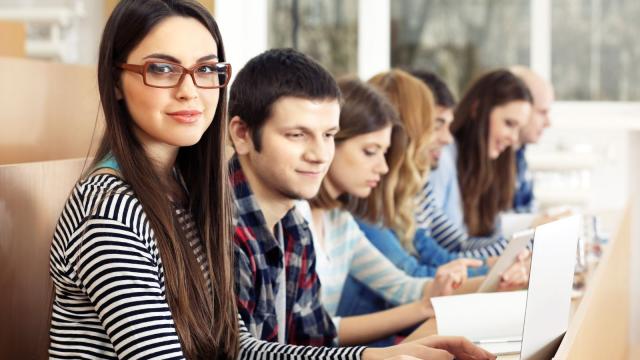 Gambar Artikel Mahasiswa Dan Adaptasi Era Society 5.0: Mengintegrasikan Teknologi, Karakter, Dan Kepedulian Sosial