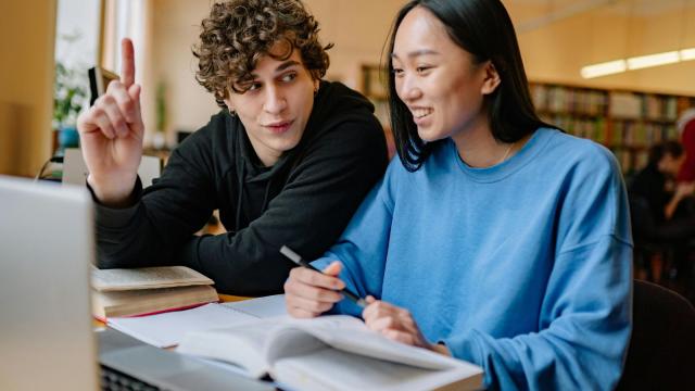 Gambar Artikel Mahasiswa Dan Pengembangan Soft Skills: Kunci Sukses Di Dunia Profesional