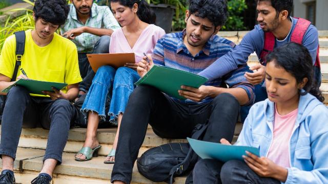 Etika Digital Mahasiswa: Bijak Berperilaku Di Dunia Maya