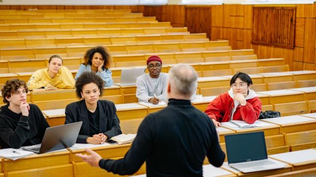 Manajemen Waktu Mahasiswa: Strategi Produktif Di Tengah Padatnya Aktivitas