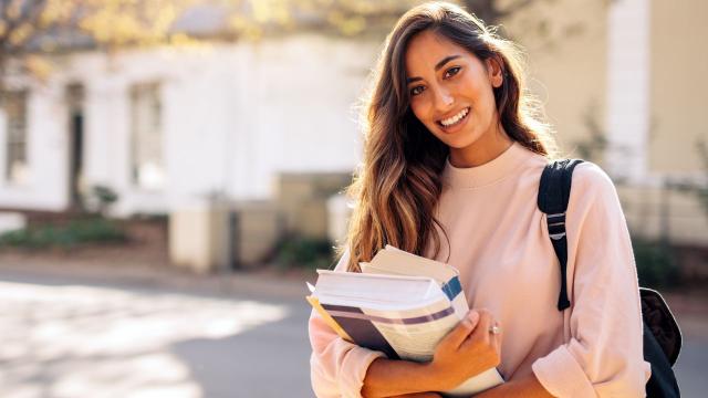 Gambar Artikel Transformasi Pendidikan Mahasiswa Di Indonesia: Kurikulum Adaptif, Inklusif, Dan Berkarakter