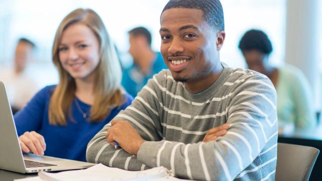 Gambar Artikel Strategi Mahasiswa Menjaga Kesehatan Mental Dan Prestasi Akademik Di Tengah Tuntutan Kampus