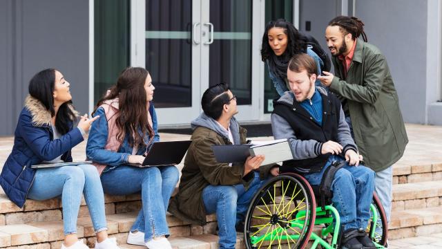 Peran Kurikulum Perguruan Tinggi Dalam Membentuk Mahasiswa Yang Siap Menghadapi Dunia Kerja