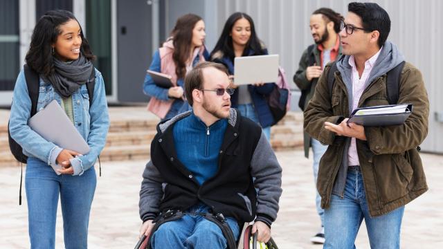 Gambar Artikel Dinamika Kehidupan Mahasiswa Di Kampus: Belajar, Berorganisasi, Dan Menjaga Keseimbangan Hidup