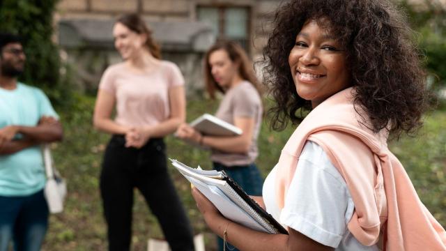 Gambar Artikel Kehidupan Pergaulan Mahasiswa Di Kampus Dan Pengaruhnya Terhadap Perkembangan Diri