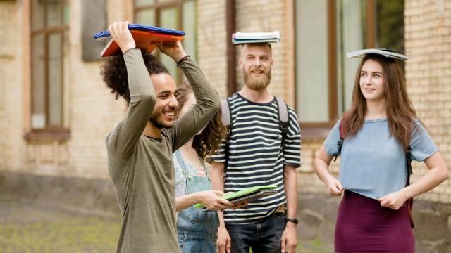 Peran Mahasiswa Dalam Mengembangkan Pendidikan Dan Inovasi Di Indonesia