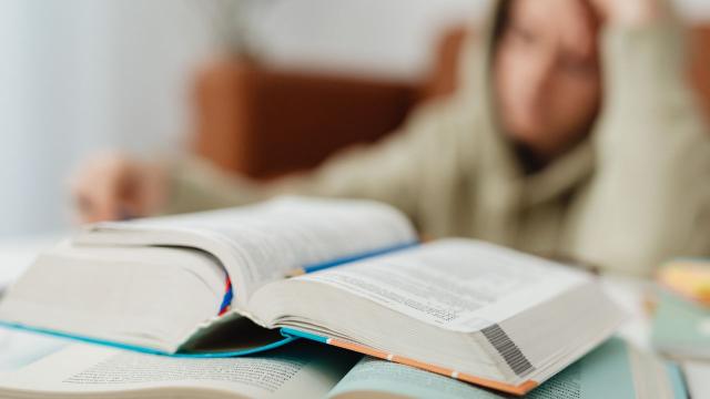 Kehidupan Sosial Dan Kesehatan Mahasiswa Di Lingkungan Universitas