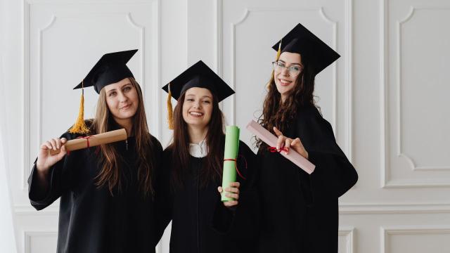 Menjadi Mahasiswa Sehat Dan Produktif: Keseimbangan Akademik, Organisasi, Dan Kehidupan Sosial