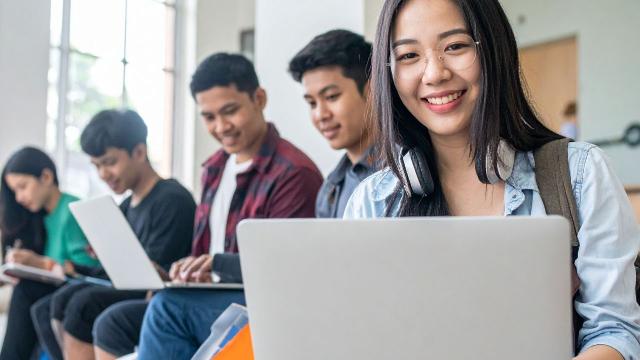 Menjadi Mahasiswa Berkualitas: Strategi Menghadapi Tantangan Akademik Dan Sosial