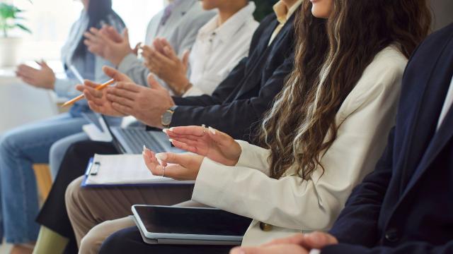 Gambar Artikel Kehidupan Mahasiswa Modern: Menjaga Keseimbangan Antara Akademik, Sosial, Dan Kesehatan Mental