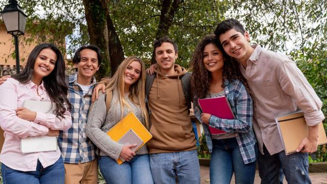 Mahasiswa Berkomunikasi Efektif: Kunci Sukses Dalam Akademik Dan Organisasi