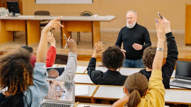 Gambar Artikel Mahasiswa Berpikir Strategis: Menyusun Langkah Sukses Dalam Dunia Akademik Dan Karier