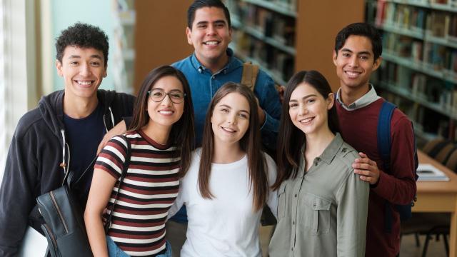 Gambar Artikel Mahasiswa Berorientasi Kolaborasi Global: Menghubungkan Ide Lokal Dengan Perspektif Dunia