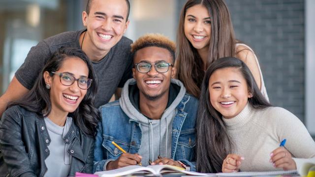 Strategi Mahasiswa Sukses: Menjaga Keseimbangan Akademik, Sosial, Dan Kesehatan Di Universitas Indonesia