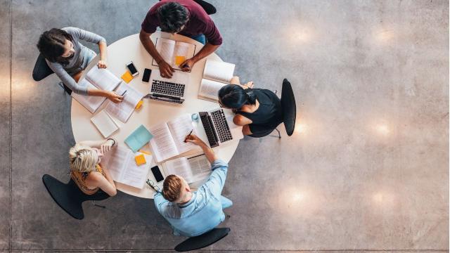 Gambar Artikel Mahasiswa Tangguh Dan Adaptif: Menyeimbangkan Akademik, Organisasi, Dan Kesehatan Di Era Modern