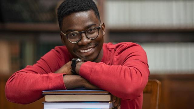 Gambar Artikel Mahasiswa Cerdas Sosial: Mengelola Pergaulan, Akademik, Dan Kesehatan Dengan Bijak