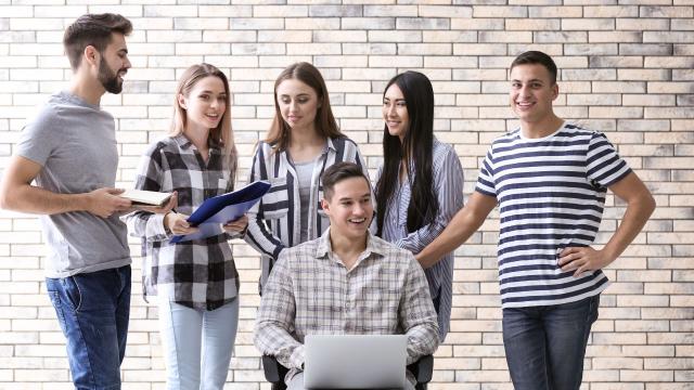 Mahasiswa Bermental Tangguh: Menjaga Keseimbangan Akademik, Organisasi, Dan Kesehatan Di Kampus