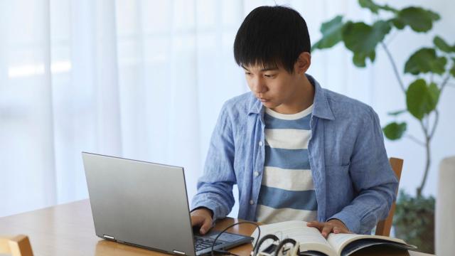 Gambar Artikel Mahasiswa Mandiri Dan Produktif: Menyeimbangkan Studi, Organisasi, Dan Kesehatan