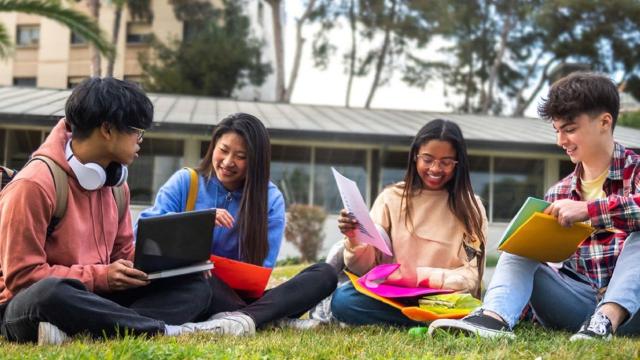 Gambar Artikel Mahasiswa Kreatif Dan Visioner: Strategi Menjadi Unggul Di Akademik Dan Kehidupan Kampus