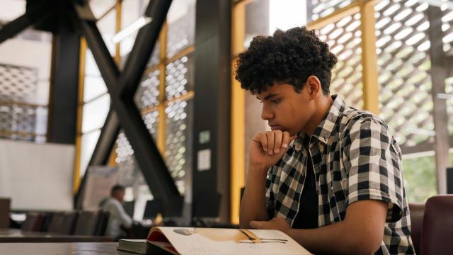 Gambar Artikel Mahasiswa Visioner: Menyeimbangkan Studi, Aktivitas, Dan Kesehatan Di Kampus