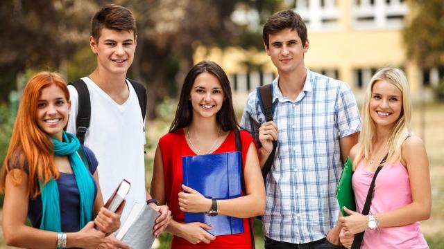 Gambar Artikel Mahasiswa Produktif: Menavigasi Tantangan Akademik, Organisasi, Dan Kehidupan Sosial