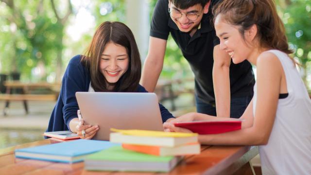 Gambar Artikel Menjadi Mahasiswa Tangguh: Kunci Sukses Menjalani Kehidupan Kampus Secara Seimbang