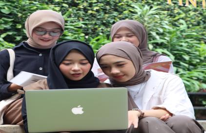 Gambar Artikel Apakah Kuliah Masih Relevan di Era Digital? Ini Alasan Mengapa Tetap Penting